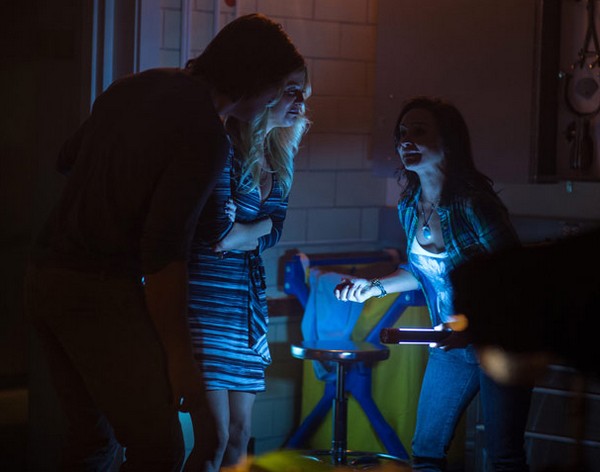 Greyston Holt, Chelan Simmons i Danielle Harris w filmie „Oczy zła”, foto: AMC Networks International