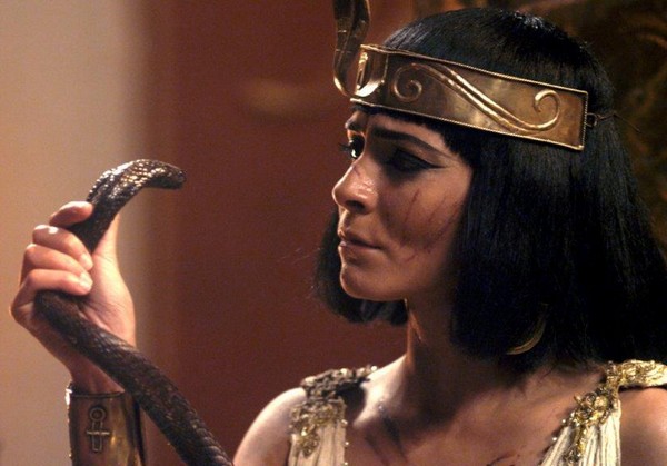 Pegah Ferydoni w serialu „Starożytny Egipt - kroniki imperium”, foto: Viasat World
