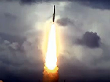 Ariane 5 z powodzeniem wyniosła 3 satelity [wideo]