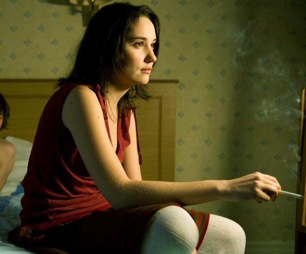 Déborah François w filmie „Niezasłane łóżka”, foto: AMC Networks International