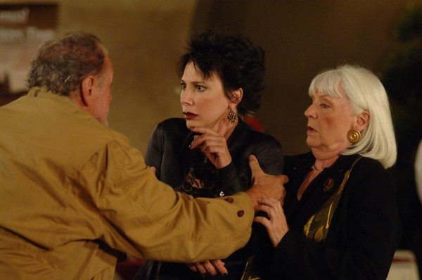 Bart McCarthy, Diane Robin i Joanna Miles w filmie „Śmiertelne przewinienie”, foto: AMC Networks International