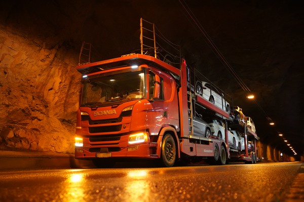 Ciężarówka Scania w programie „Najniebezpieczniejsze drogi Europy”, foto: National Geographic