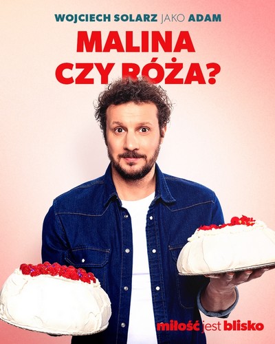 Wojciech Solarz na plakacie promującym kinową emisję filmu „Miłość jest blisko”, foto: TVP