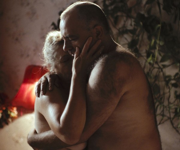 Anita Poddębniak i Tadeusz Łomnicki w filmie „Każdy ma swoje lato”, foto: Aurora Films