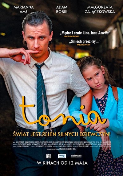 Adam Bobik i Marianna Ame na plakacie promującym kinową emisję filmu „Tonia”, foto: TVP