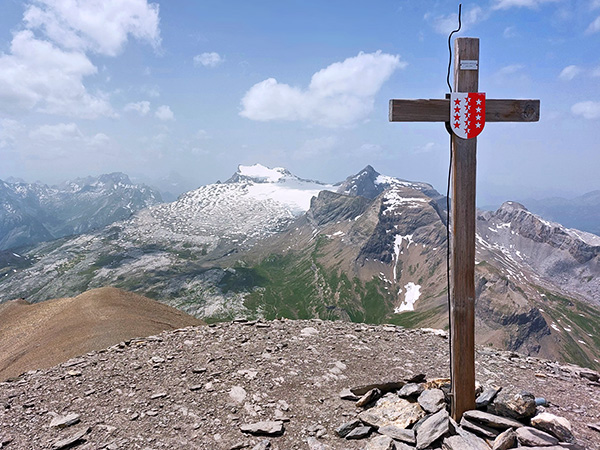 Alpy - Arpelistock krzyż szczyt