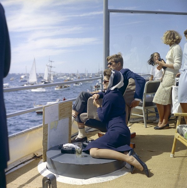 John Fitzgerald Kennedy „JFK” i Jacqueline Kennedy Onassis „Jackie” w filmie „Jackie O, żona JFK”, foto: FremantleMedia Limited
