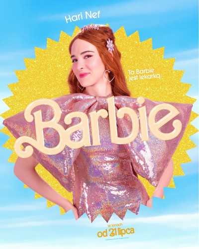 Hari Nef na plakacie promującym kinową emisję filmu „Barbie”, foto: Warner Bros. Discovery