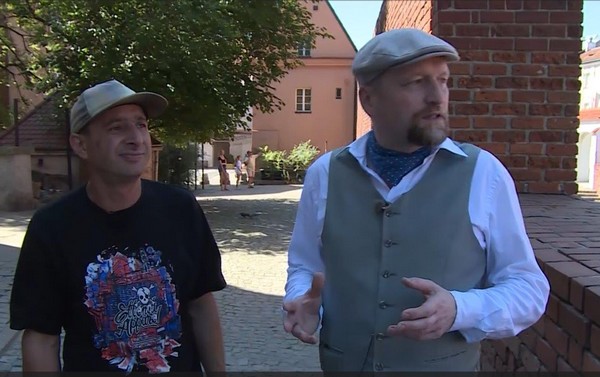Maciej Gnatowski „Wujek Samo Zło” i Marcin Bąk w programie „Spacer z Powstaniem”, foto: Telewizja Republika