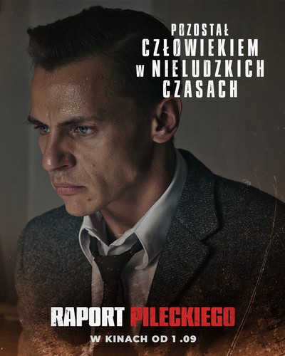 Przemysław Wyszyński na plakacie promującym kinową emisję filmu „Raport Pileckiego”, foto: TVP