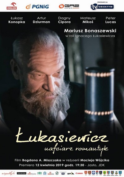 Mariusz Bonaszewski na plakacie promującym kinową emisję filmu „Łukasiewicz - nafciarz, romantyk”, foto: Telewizja Obiektyw