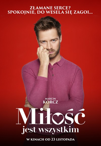 Marcin Korcz na plakacie promującym kinową emisję filmu „Miłość jest wszystkim”, foto: Kino Świat