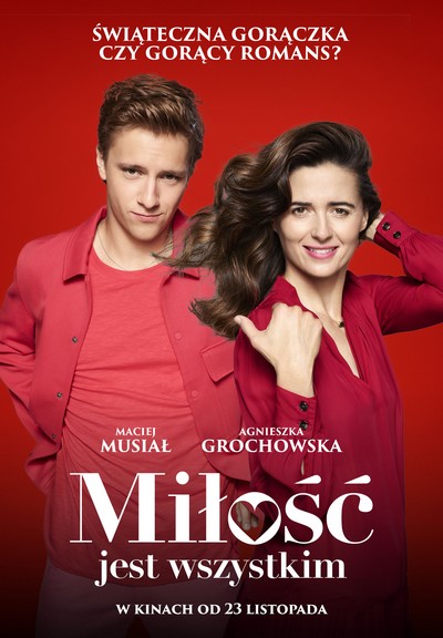 Maciej Musiał i Agnieszka Grochowska na plakacie promującym kinową emisję filmu „Miłość jest wszystkim”, foto: Kino Świat