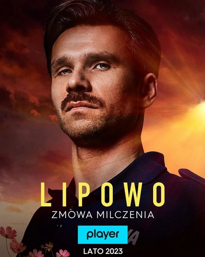 Krzysztof Wach na plakacie promującym emisję serialu „Lipowo. Zmowa milczenia”, foto: TVN Warner Bros. Discovery