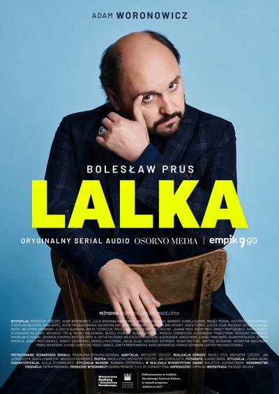 Adam Woronowicz na plakacie promującym emisję serialu audio „Lalka”, foto: Grupa Empik
