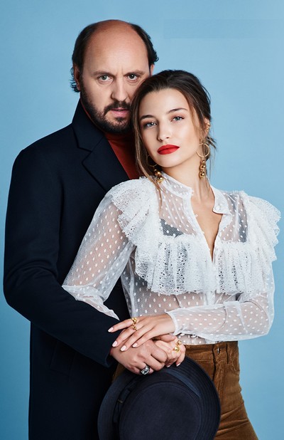 Adam Woronowicz i Julia Wieniawa-Narkiewicz w serialu audio „Lalka”, foto: Grupa Empik
