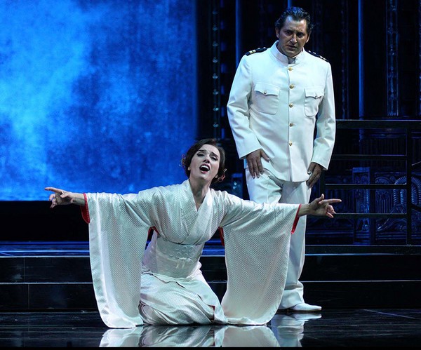 Ermonela Jaho i Jorge de Leon w operze „Madame Butterfly”, foto: TVP