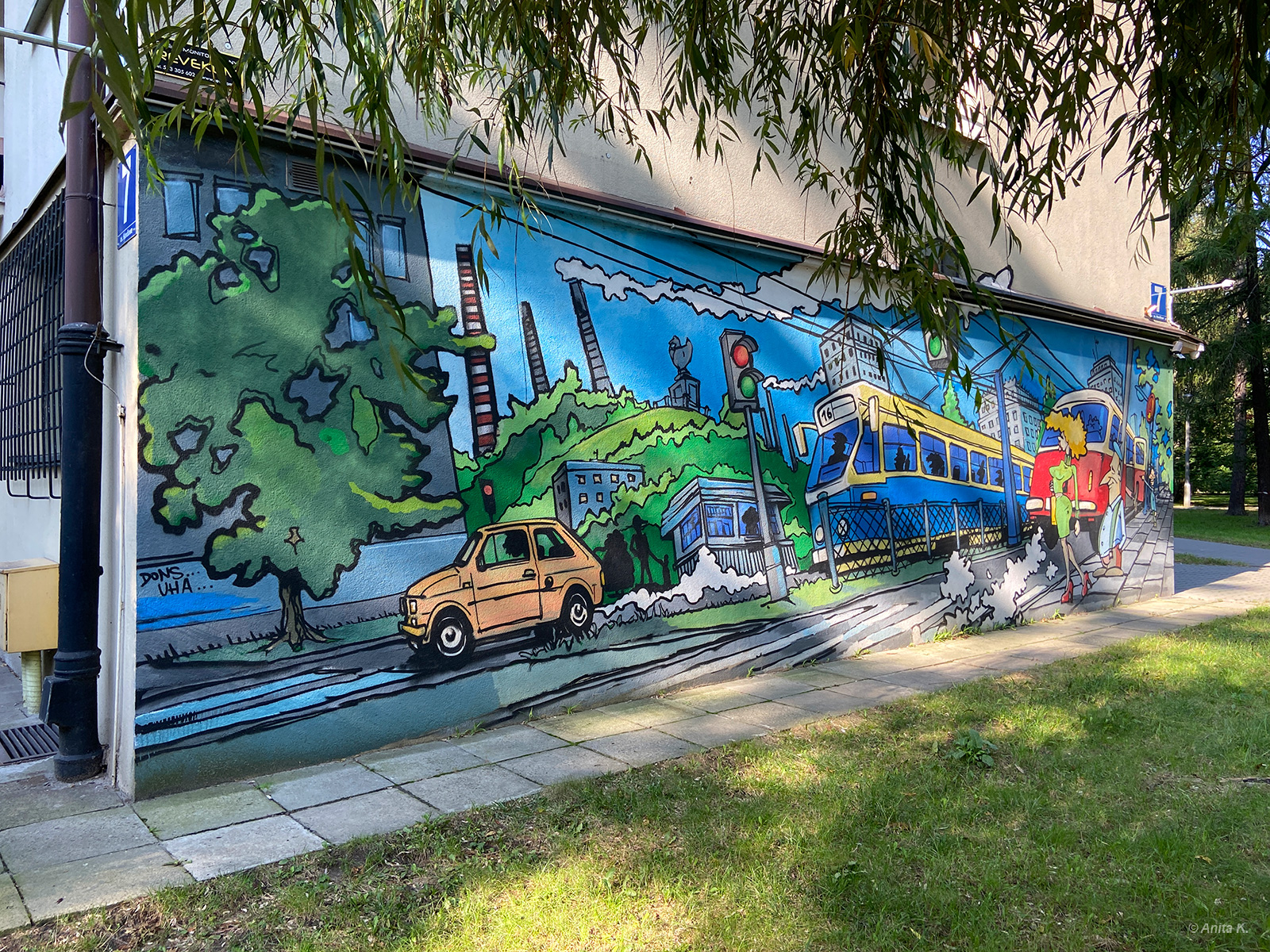 Nowohucki mural na jednym na bloków Osiedla Handlowego