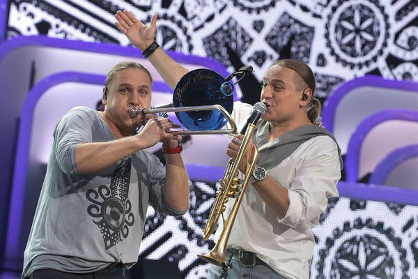 Łukasz Golec i Paweł Golec podczas koncertu „Sylwestrowa Moc Przebojów”, foto: Cyfrowy Polsat
