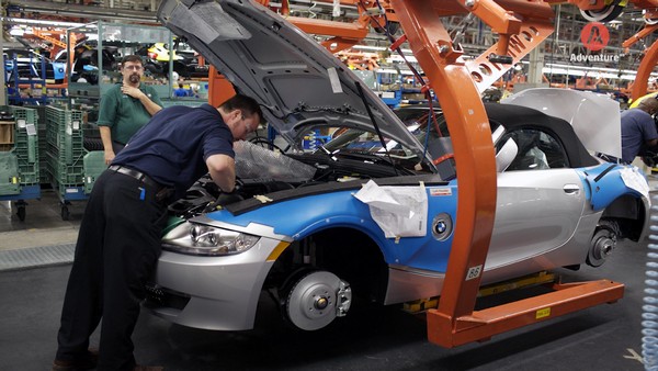 Ekipa produkująca samochód BMW w programie „Super fabryki”, foto: Michał Winnicki Entertainment