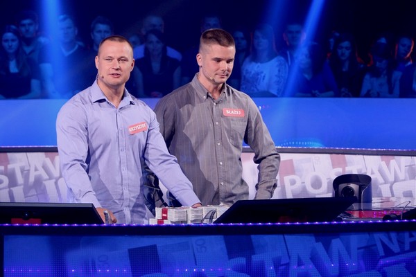 Krzysztof Pazurkiewicz i Błażej Dźwigała w programie „Postaw na milion”, foto: Endemol Shine Group