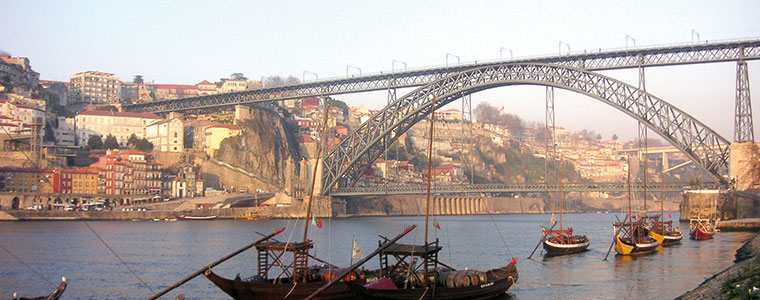 Porto - posmakuj wina i krewetek w krainie Famavala