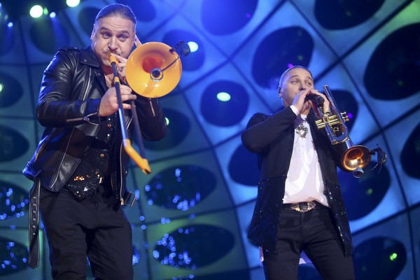 Łukasz Golec i Paweł Golec podczas koncertu „Sylwestrowa Moc Przebojów”, foto: Cyfrowy Polsat