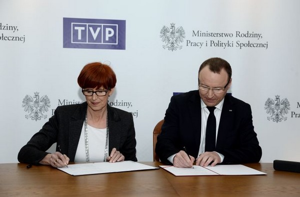 Elżbieta Rafalska i Jacek Kurski podpisują list intencyjny, foto: Jan Bogacz