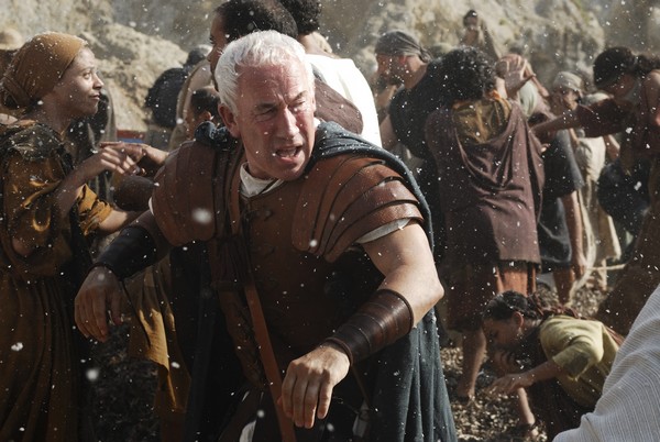 Simon Callow (w środku) w serialu „Tajemnice starożytnego Rzymu”, foto: Stopklatka