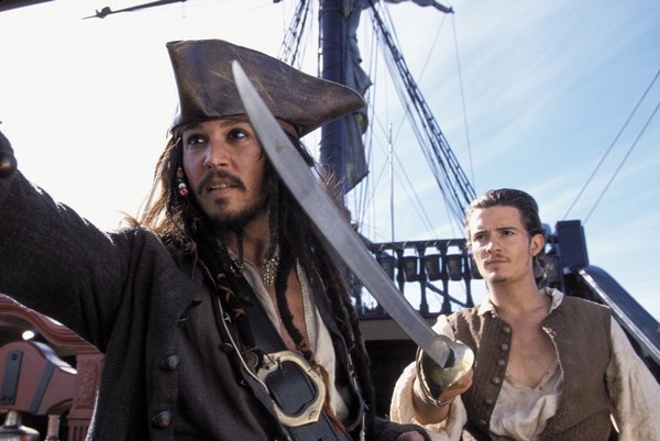 Johnny Depp i Orlando Bloom w filmie „Piraci z Karaibów: Klątwa Czarnej Perły”, foto: Jerry Bruckheimer/Disney