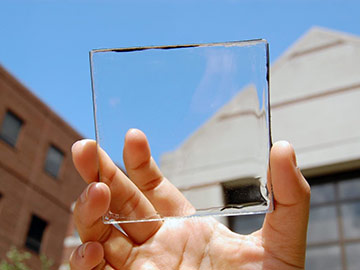 Przezroczyste szkło absorbujące energię słoneczną