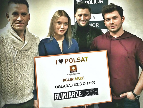 Arkadiusz Krygier, Ewelina Ruckgaber, Piotr Mróz i Tomasz Skrzypniak w serialu „Gliniarze”, foto: Cyfrowy Polsat