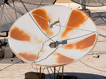 Czy rdza na czaszy anteny przeszkadza w odbiorze z satelity?
