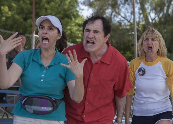 Jami Gertz, Richard Kind i Kerri Kenney w filmie „Dealin' with Idiots”, foto: AMC Networks International