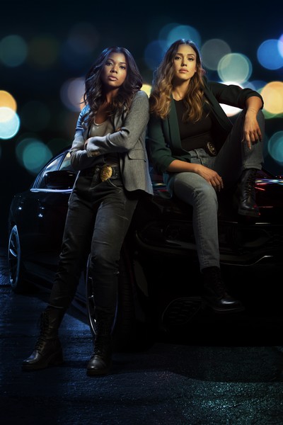 Gabrielle Union i Jessica Alba oraz samochód Dodge Charger SRT Hellcat w serialu „L.A.’s Finest”, foto: Mary Ellen Matthews/Sony Pictures Television