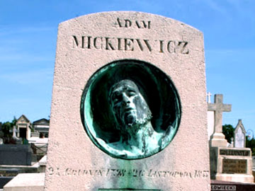 grób adama Mickiewicza Paryż TVP Kultura 360px.jpg