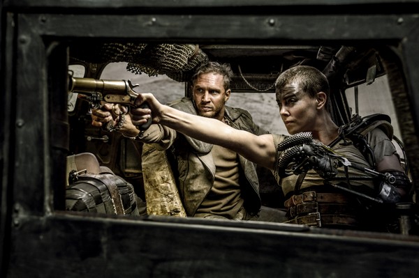 Tom Hardy i Charlize Theron w filmie „Mad Max: Na drodze gniewu”, foto: Warner Bros.