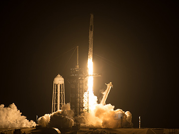 Udany start załogowy rakiety Falcon 9 [wideo]