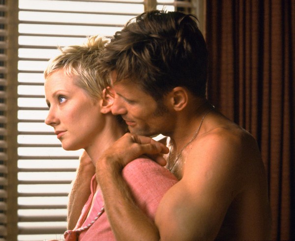 Anne Heche i Viggo Mortensen w filmie „Psychol”, foto: Universal City Studios Productions