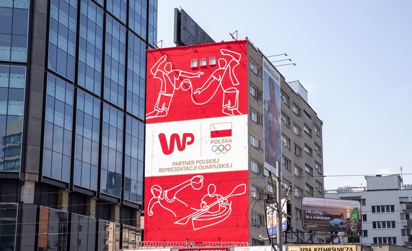 Wirtualna Polska jest partnerem Polskiego Komitetu Olimpijskiego. Na zdjęciu informujący o tym fakcie mural Wirtualnej Polski, foto: Wirtualna Polska Holding