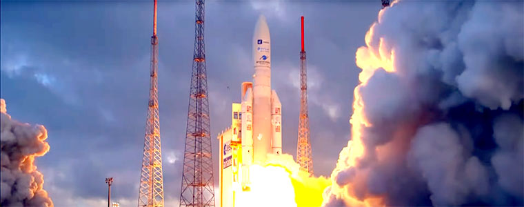 Eutelsat Quantum Embratel Star One D2 satelita Ariane 5 start 760px.jpg