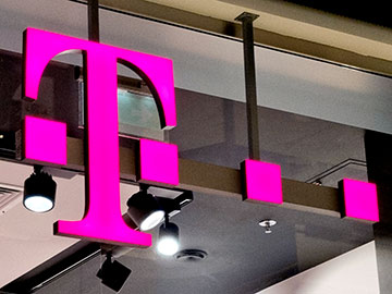 T-Mobile plafon logo 2021 360px