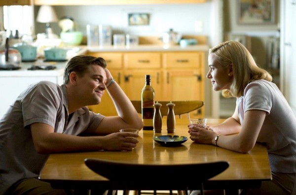 Leonardo DiCaprio i Kate Winslet w filmie „Droga do szczęścia”, foto: AMC Networks International