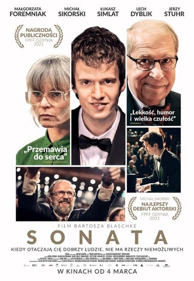 Małgorzata Foremniak, Michał Sikorski, Jerzy Stuhr i Łukasz Simlat na plakacie promującym kinową emisję filmu „Sonata”, foto: TVP