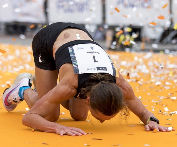 Karolina Nadolska podczas zawodów PKO Poznań Półmaraton w 2021 roku, foto: Adam Ciereszko
