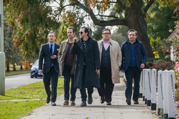 Martin Freeman, Paddy Considine, Simon Pegg, Nick Frost i Eddie Marsan w filmie „To już jest koniec”, foto: Universal Studios