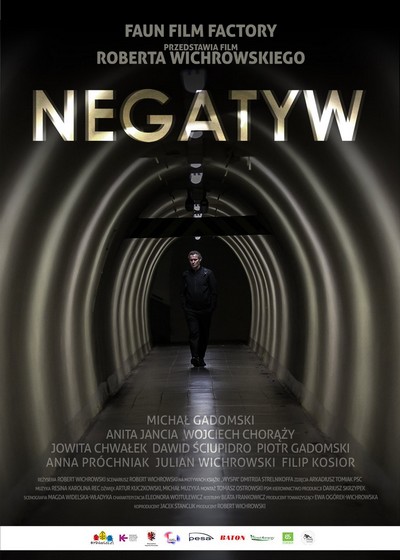 Michał Gadomski na plakacie promującym kinową emisję filmu „Negatyw”, foto: Studio Besta